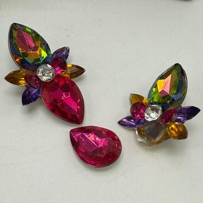 Vintage Clip-On Earrings and Brooches (ST-SS)