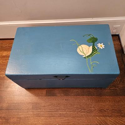 Painted Wooden Trunk (B1C-JS)
