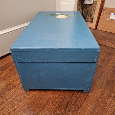 Painted Wooden Trunk (B1C-JS)