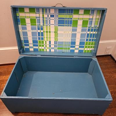 Painted Wooden Trunk (B1C-JS)
