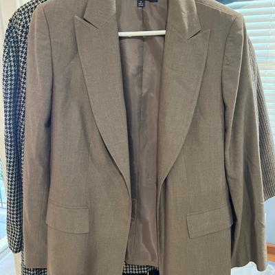 Women’s Jackets, Coats and Sweaters