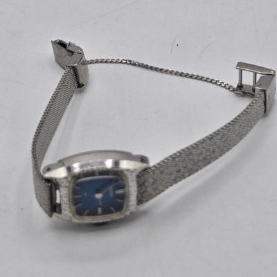 LOT 21J: Ladies' Watches for Parts or Repair