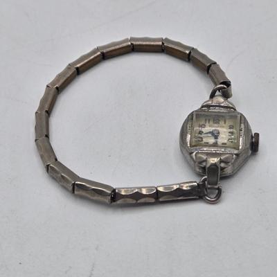 LOT 21J: Ladies' Watches for Parts or Repair