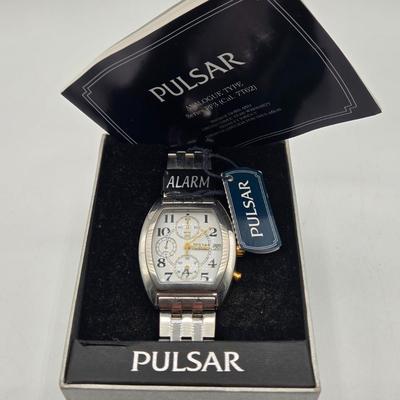 LOT 32J: NIB Vintage Pulsar Chronograph Watch