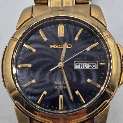 LOT 34J: Two Men's Seiko Watches