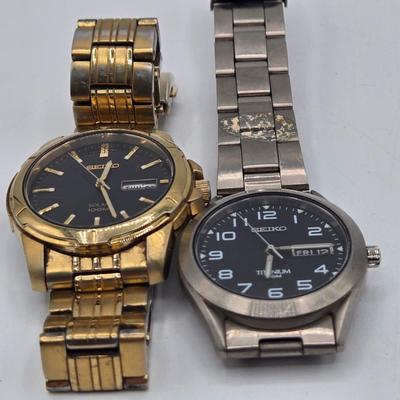 LOT 34J: Two Men's Seiko Watches