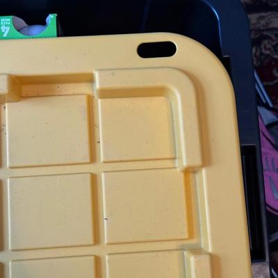 LOT 76: Tote Full of Light Bulbs NIB - tote included