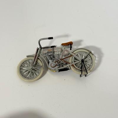 LOT 81: The Franklin Mint Motorcycle Models w/ COAs & American Flag Motorcycle Model w/ Helmet & Display Case