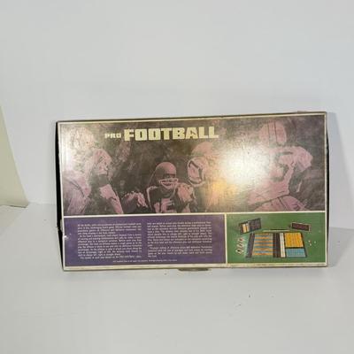 LOT 83: Vintage & Modern Sports Memorabilia: NHL Philadelphia Flyers, New York Yankees, NFL Football Games, England v Sweden Banner...