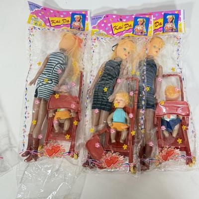 LOT 87: Kai Da Chinese Barbie Clone Dolls NIP