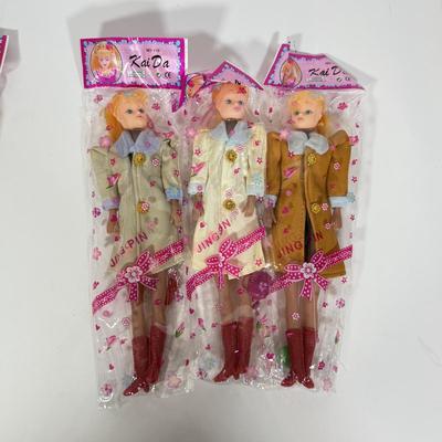 LOT 87: Kai Da Chinese Barbie Clone Dolls NIP