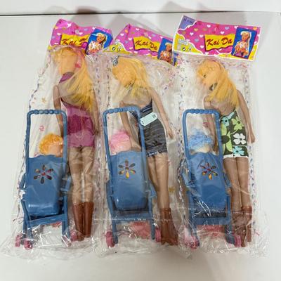 LOT 87: Kai Da Chinese Barbie Clone Dolls NIP