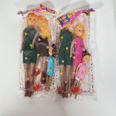 LOT 87: Kai Da Chinese Barbie Clone Dolls NIP