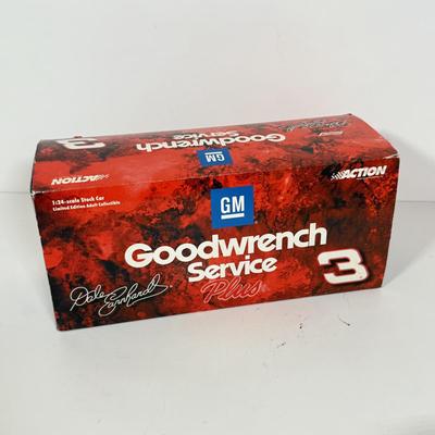 LOT 89: NASCAR / Racing Daytona 500 & More Programs, NASCAR Collectors Edition Checkers/Tic Tac Toe NIP, Clint Bowyer Model &...