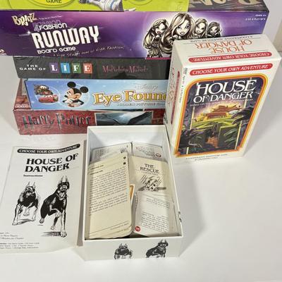 LOT 92: Collection of Board Games - Some NIP