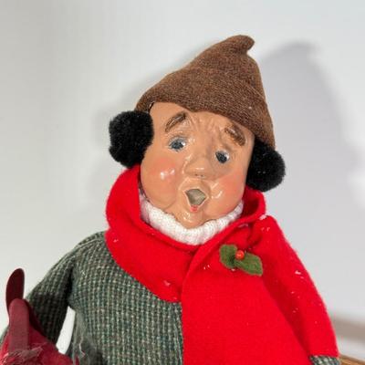 LOT 94: 1997 Byer's Choice The Carolers Man on Bench Feeding Birds