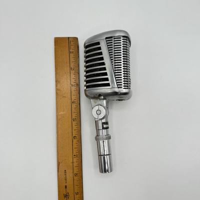 LOT 97: Vintage Astatic Corp 77A Microphone