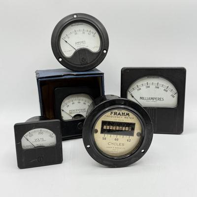 LOT 110: Vintage Meters: Frahm Frequency 115 Volts, Westinghouse Milliamperes, Volts Alternating Current, Percentage Modulation Model 301