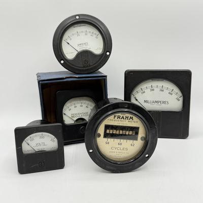 LOT 110: Vintage Meters: Frahm Frequency 115 Volts, Westinghouse Milliamperes, Volts Alternating Current, Percentage Modulation Model 301