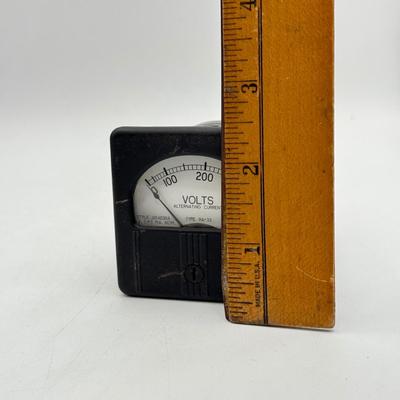 LOT 110: Vintage Meters: Frahm Frequency 115 Volts, Westinghouse Milliamperes, Volts Alternating Current, Percentage Modulation Model 301