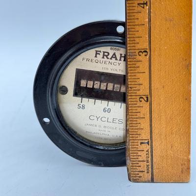 LOT 110: Vintage Meters: Frahm Frequency 115 Volts, Westinghouse Milliamperes, Volts Alternating Current, Percentage Modulation Model 301