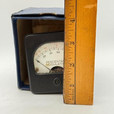 LOT 110: Vintage Meters: Frahm Frequency 115 Volts, Westinghouse Milliamperes, Volts Alternating Current, Percentage Modulation Model 301