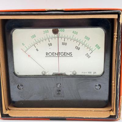LOT 111: Vintage Simpson Roentgens Panel Meters w/ Boxes & Vintage Hewlett Packard DBM Milliwatts Panel Meter