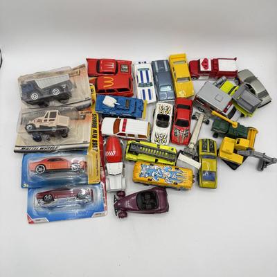 LOT 117: Matchbox, Hot Wheels & Maisto Toy Cars