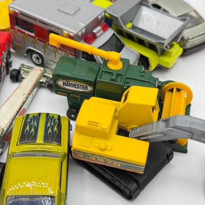 LOT 117: Matchbox, Hot Wheels & Maisto Toy Cars