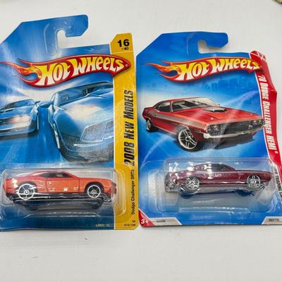 LOT 117: Matchbox, Hot Wheels & Maisto Toy Cars