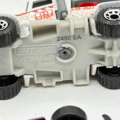 LOT 117: Matchbox, Hot Wheels & Maisto Toy Cars