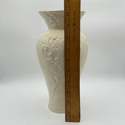 LOT 119: Vases: Lenox Georgian, Marquis by Waterford & More