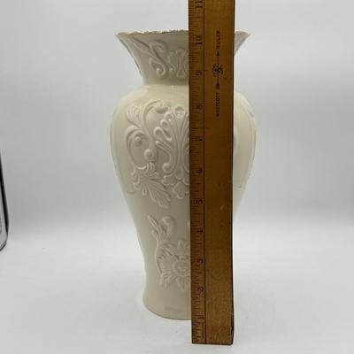 LOT 119: Vases: Lenox Georgian, Marquis by Waterford & More