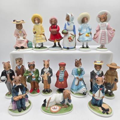 LOT 123: Woodmouse Family Collection by Franklin Mint