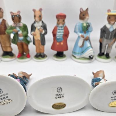 LOT 123: Woodmouse Family Collection by Franklin Mint