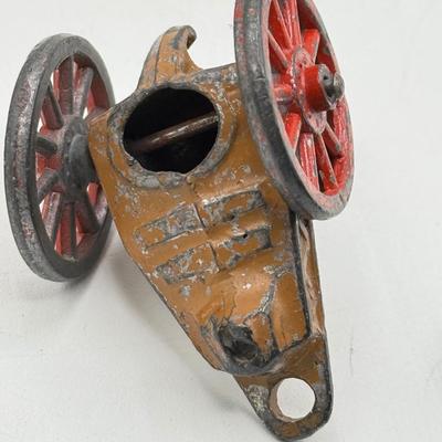 LOT 144: Vintage Space Blaster, Metal Soldiers & More