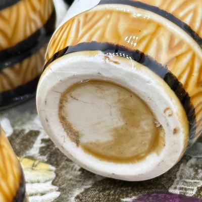 LOT 145: Homco Tulip Figurines, Souvenir Plate & Vintage Mini Ceramic Wine Barrels