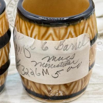 LOT 145: Homco Tulip Figurines, Souvenir Plate & Vintage Mini Ceramic Wine Barrels