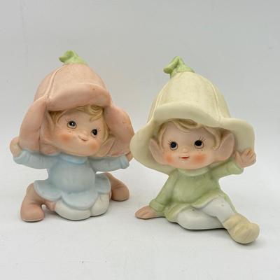 LOT 145: Homco Tulip Figurines, Souvenir Plate & Vintage Mini Ceramic Wine Barrels