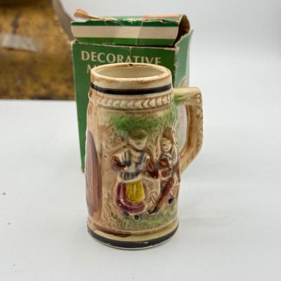 LOT 149: Coin Bank, Vintage Florida Perpetual Desk Calendar, Copper Trays