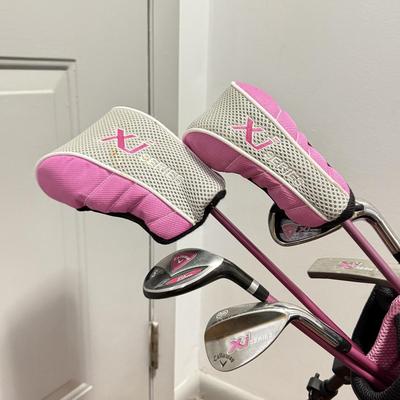 LOT 162: Pink Callaway Golf Set