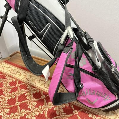 LOT 162: Pink Callaway Golf Set