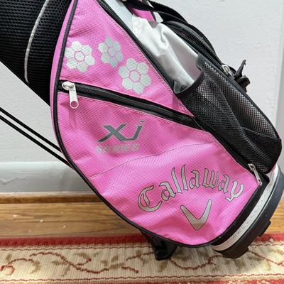 LOT 162: Pink Callaway Golf Set