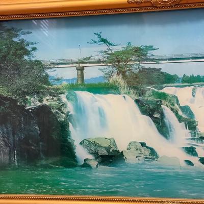 LOT 164: Light Up Motion Waterfall Picture (working)