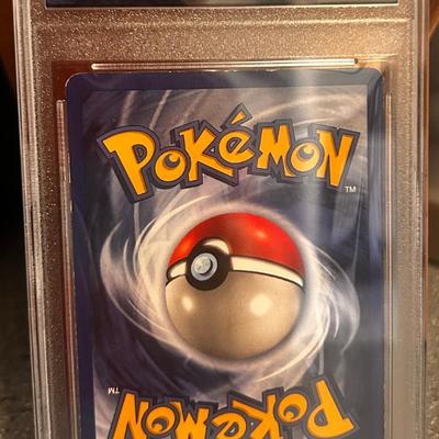 1999 Pokemon 1st Edition Machamp #8 Holo