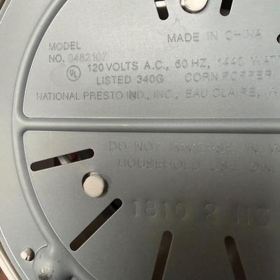 Sale Photo Thumbnail #202: Electric hot-air popcorn maker. Model 0482107.  Good condition.