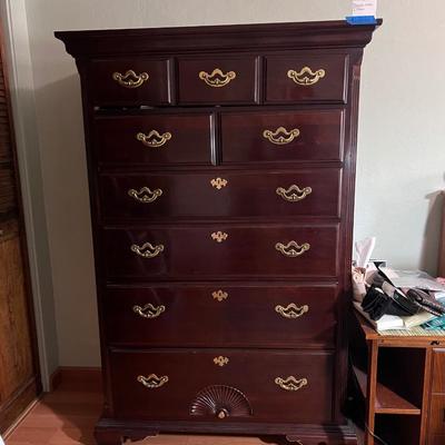 Thomasville carved shell Dresser Chest