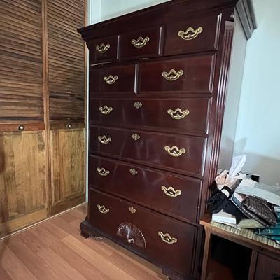 Thomasville carved shell Dresser Chest