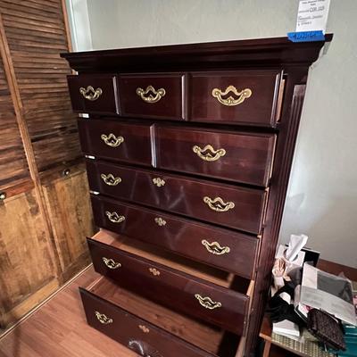Thomasville carved shell Dresser Chest