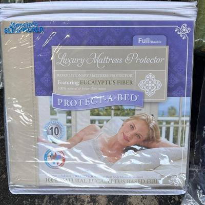 Linens, Blankets, Towels, Quilts